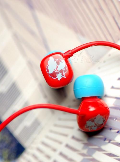 罗技 UE100 耳机图赏 简约设计与实用体验